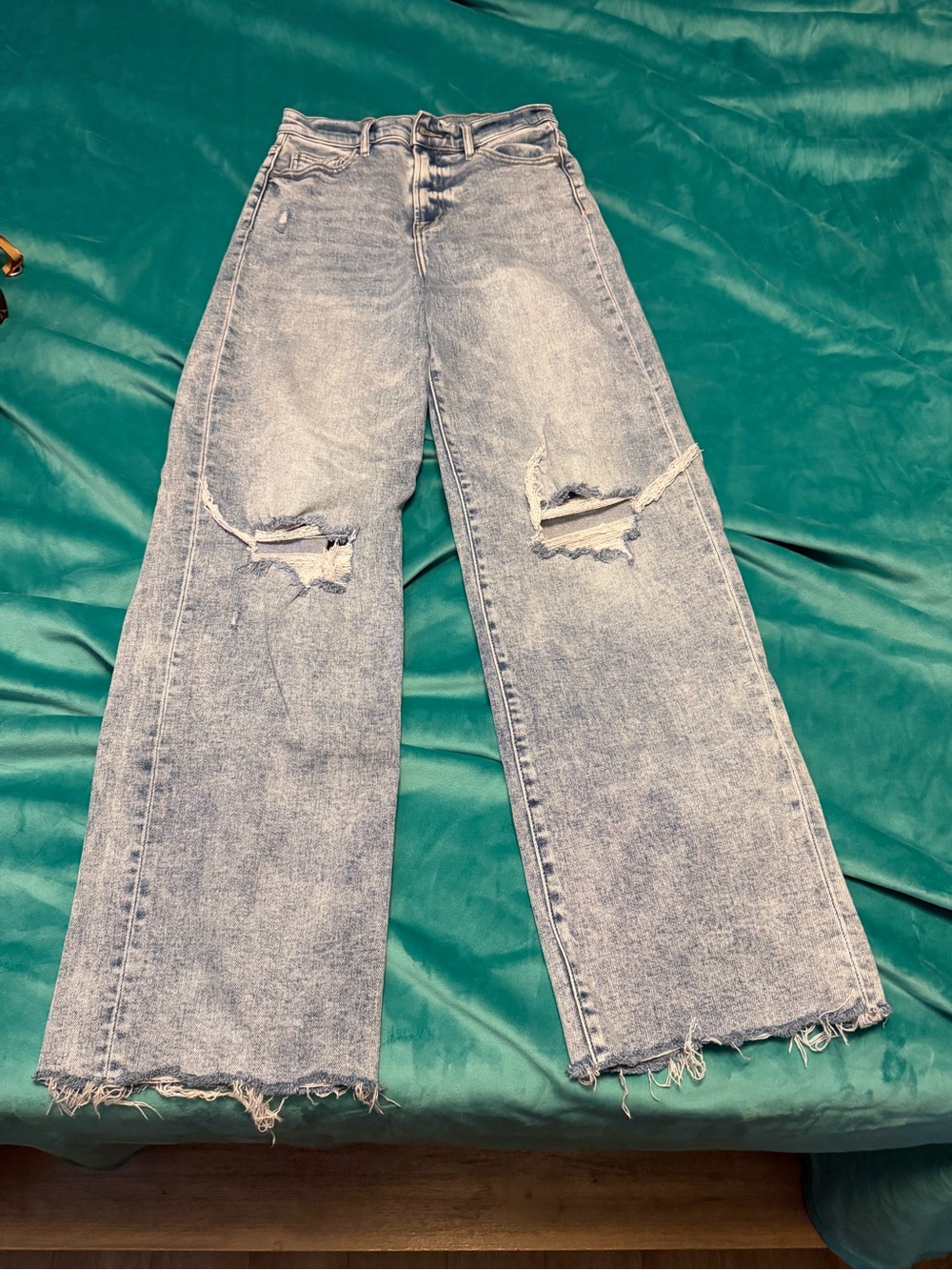 High-Rise Light Blue Washed Ripped Wide-Leg Jeans